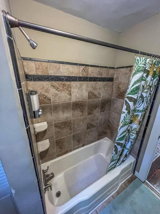 罗福Historic Coastal Haven- Pet Friendly Fast Wi-Fi别墅 外观 照片